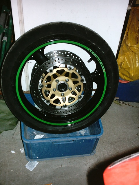 Préparation de la saison piste 2008 ( ZX6R 98 et 99 inside ) - Page 3 IMAG0539