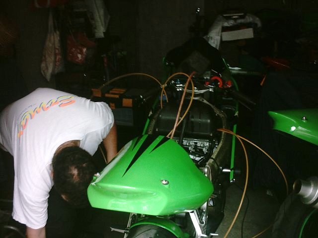Préparation de la saison piste 2008 ( ZX6R 98 et 99 inside ) - Page 15 IMAG0833